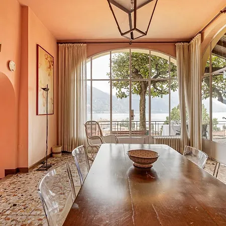 With Dreaming Lake View & Parking Villa Menaggio