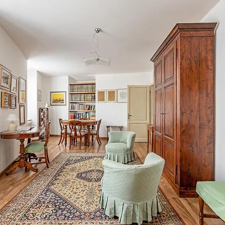 Villa With Dreaming Lake View & Parking