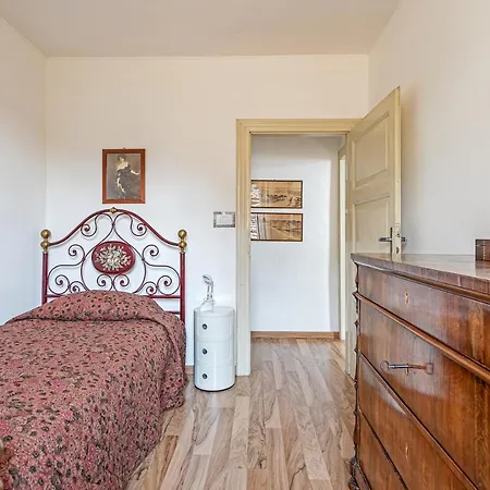 With Dreaming Lake View & Parking