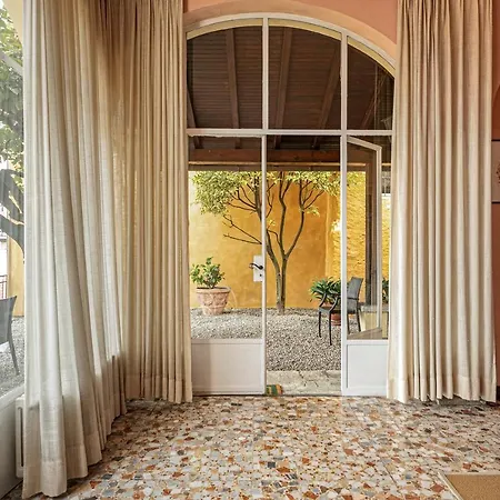With Dreaming Lake View & Parking Villa Menaggio